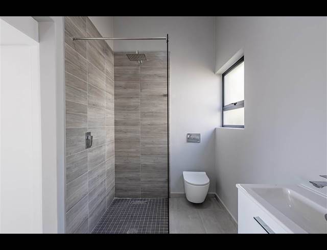 4 BEDROOM HOUSE FOR SALE IN PALM LAKES ESTATE